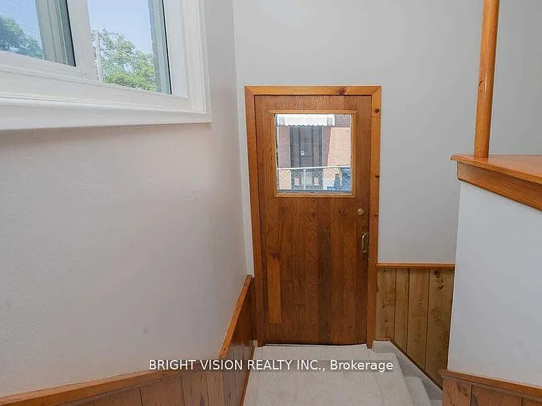 29 Stoney Creek Dr #BASEMENT — Photo 2
