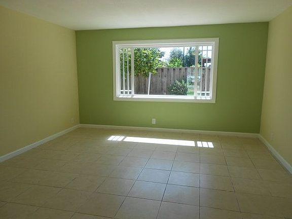 2nd image of 1316 Holly Hill Dr
