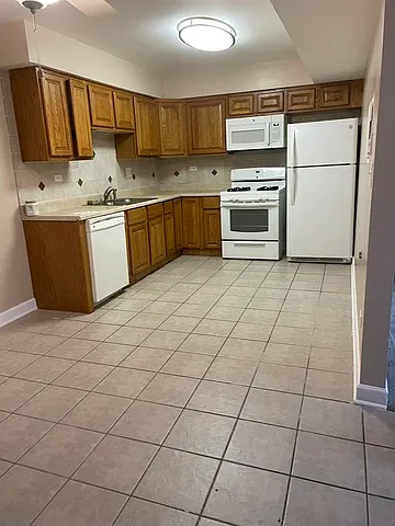 2 bed, 1000 sqft, $1,950 — Photo 4