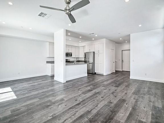 4th image of 3434-44 Wilshire Ter
