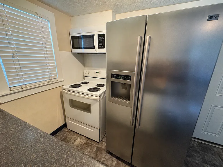 412 S 10th St #1 — Photo 3