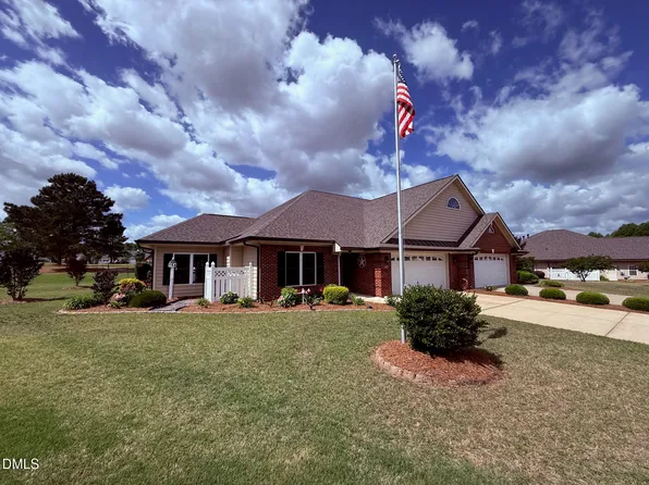 45 Glenfield Dr, Dunn, NC 28334