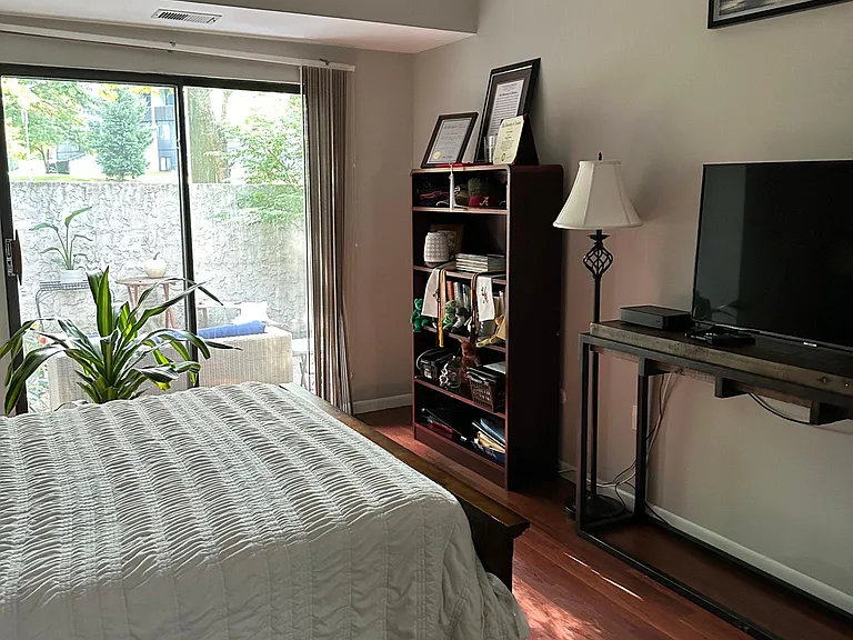 801 Stratford Dr #5 — Photo 23