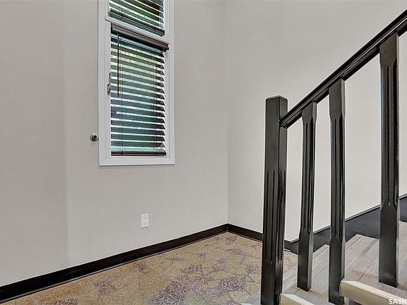 4th image of 1223 Robinson STREET