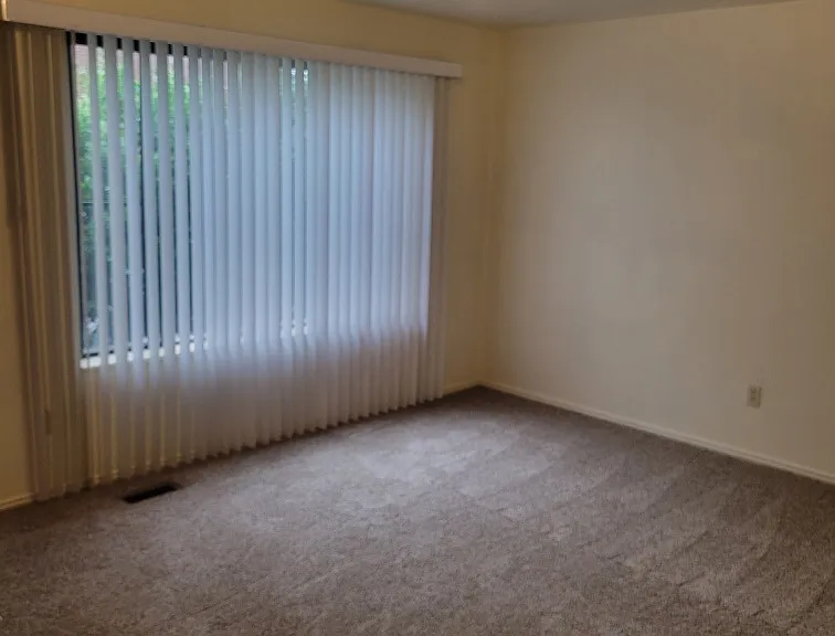 2 Bedroom Ogden Apartment — Photo 8