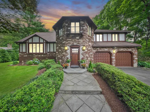 16 Mon Tar Drive, Monroe, CT 06468