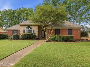 215 Cambridge Dr, Madison, MS 39110