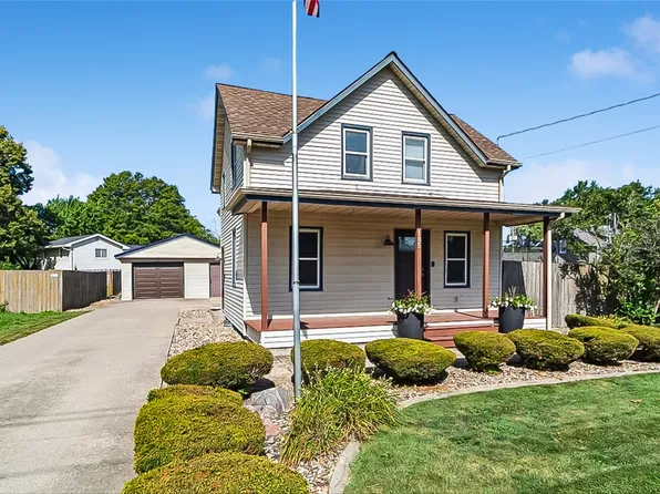 105 15th St, Dallas Center, IA 50063