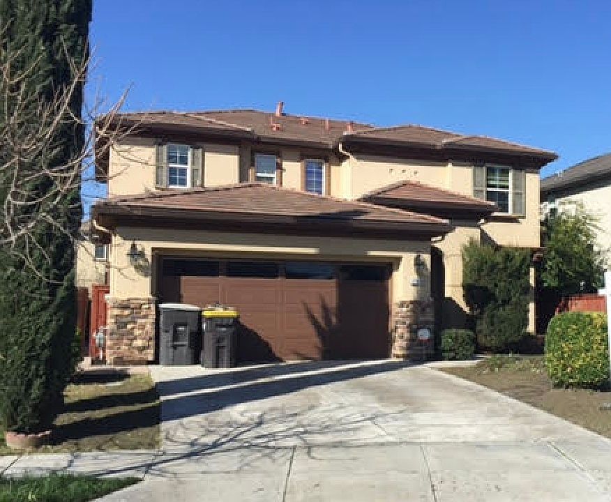 1st image of 17949 Daffodil Hill St