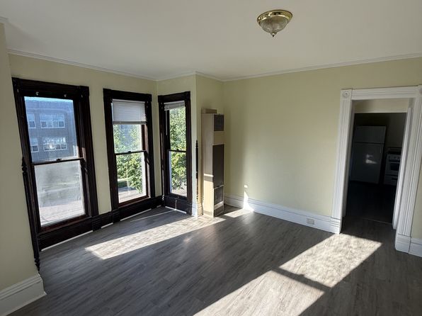 52 N West St #3