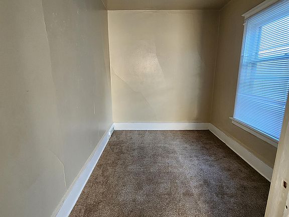 3rd image of 2555A N 22nd St #1