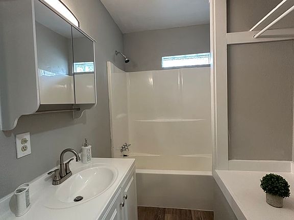 3rd image of 1810 North Ave #38
