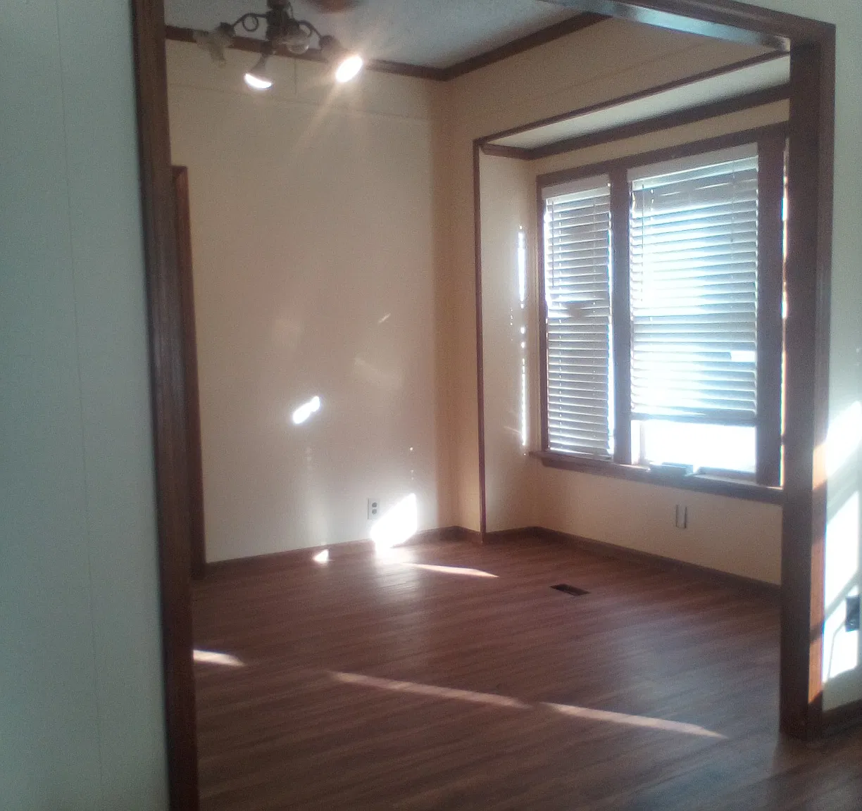 1 bed, 1.5 bath, 815 sqft, $1,400 — Photo 2