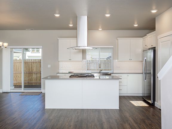 4th image of 21170 SE Golden Market Ct