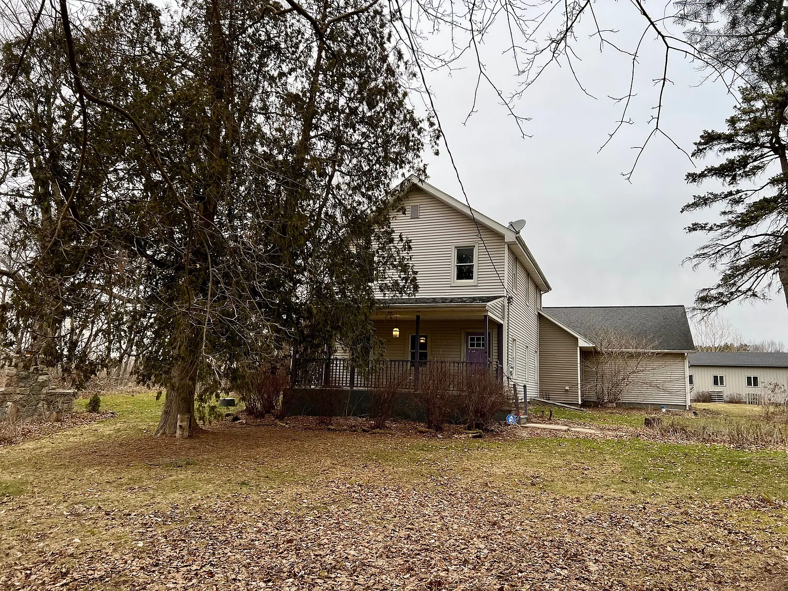 325 E Davis Rd photo 1
