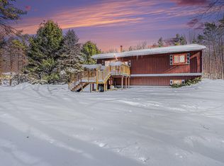 3225 Maple Island Rd, Ravenna, MI 49451