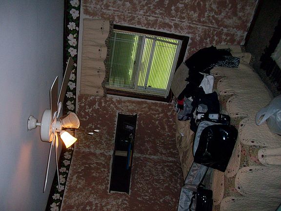 5th image of 12111 Scott Ave