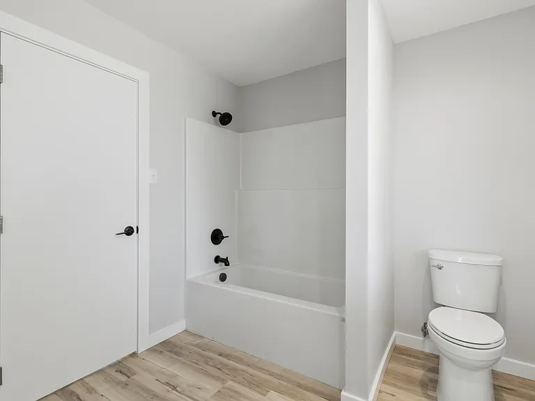 300 Riverside Dr — Photo 13