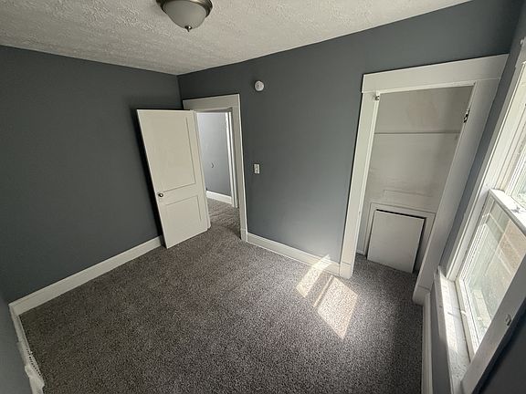 5th image of 15005 Lucknow Ave
