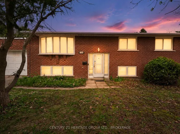 706 High Gate Park Dr, Kingston, ON K7M 5Z9