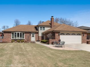 3420 Drover Ln, Darien, IL 60561