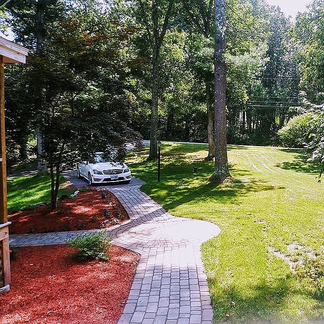 2nd image of 8 Winding Hollow Rd