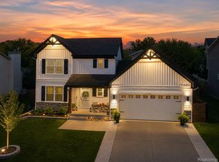 3682 Sugarbush Dr, Howell, MI 48843