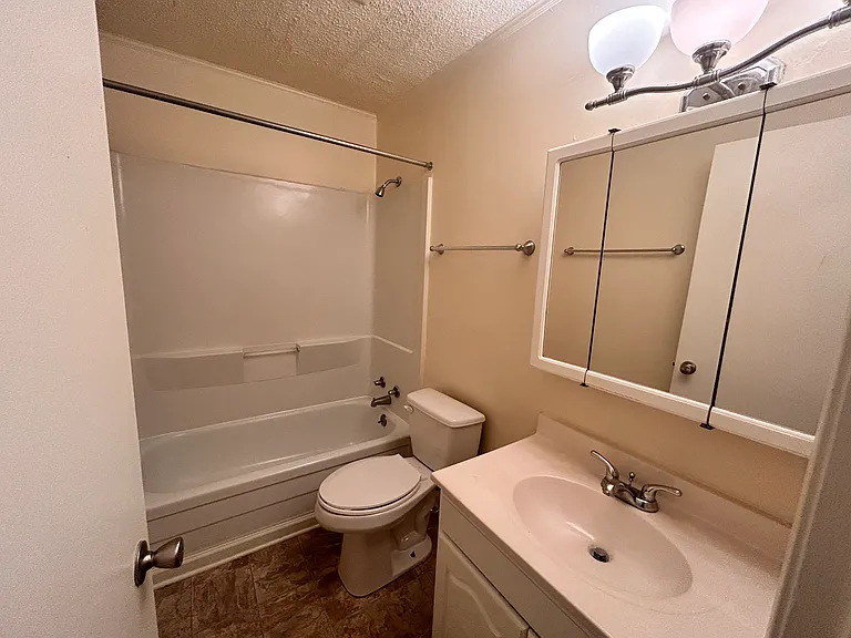 Princeton Circle West Apartments — Photo 67