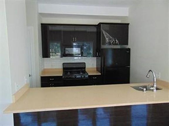 2nd image of 83 Newbury Ave APT 5