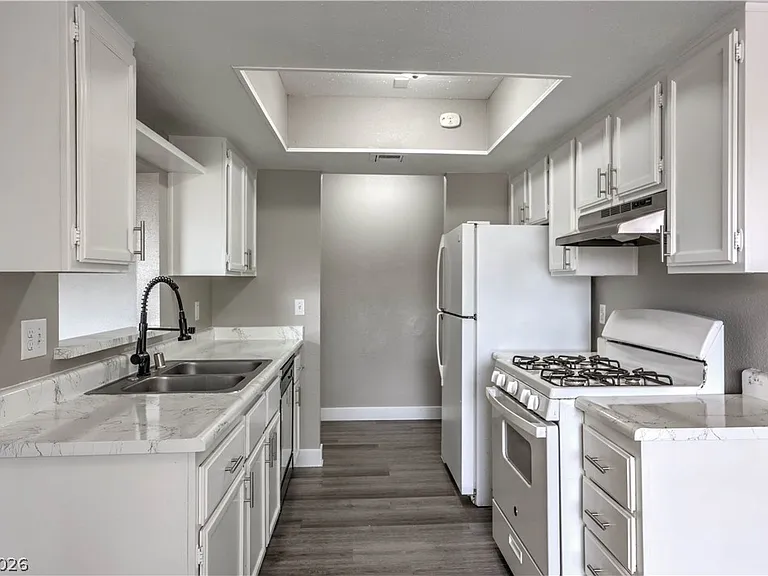 4571 Carriage Park Dr #C — Photo 6