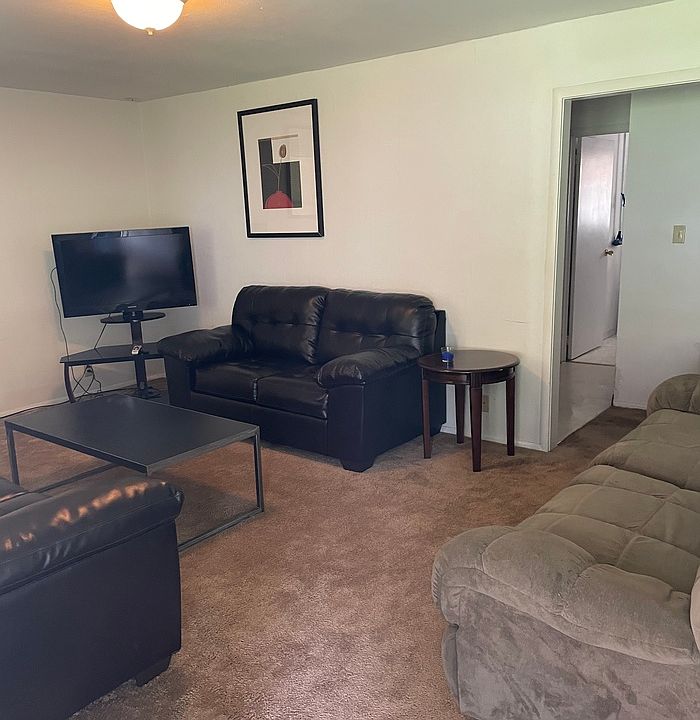 1st image of 2 Orchard Dr #1