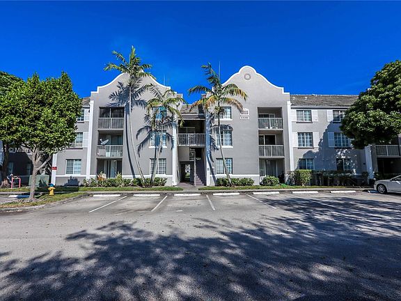 4th image of 11133 SW 8th St APT 204