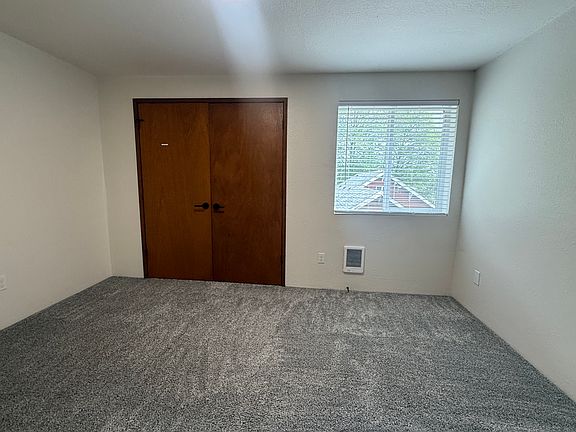 4th image of 1002 Ash St #1006