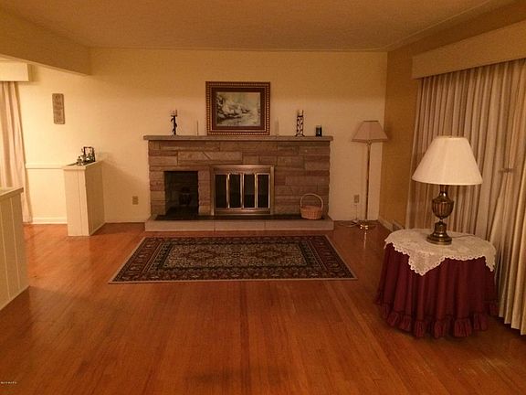 2nd image of 2581 Union Ave NE