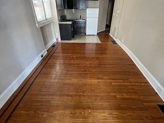 3rd image of 612 Elkins Ave Unit 1