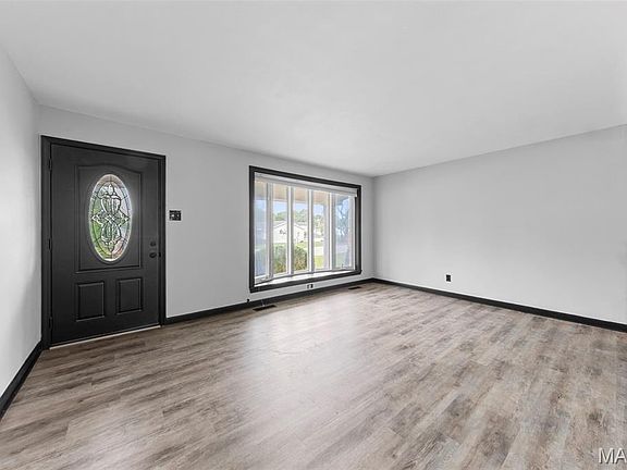 5th image of 12052 Bennington Pl