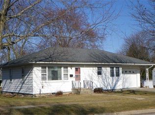 205 7th St, Grundy Center, IA 50638