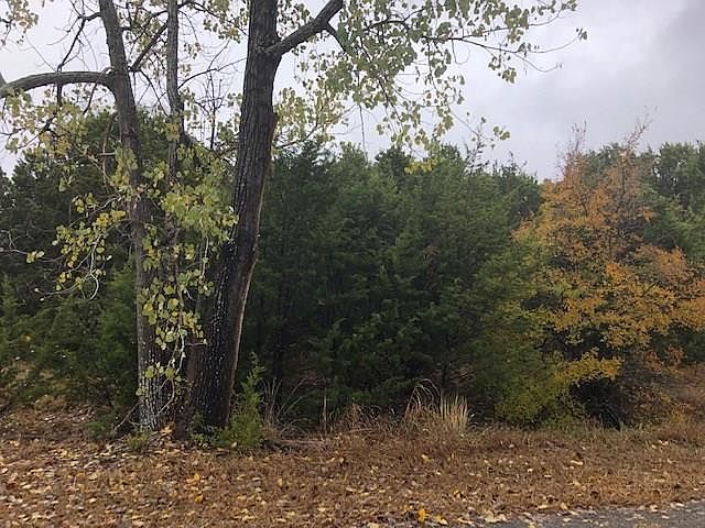 1st image of 2613 Hillcrest Dr