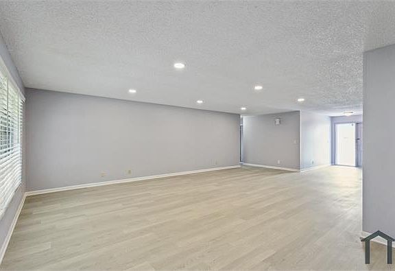 5th image of 5364 Rose Marie Ave S