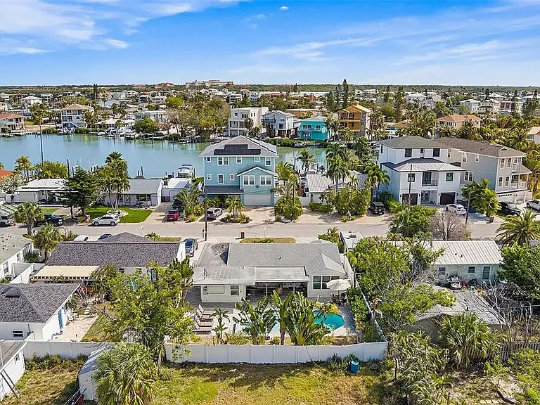 14024 N Bayshore Dr — Photo 5