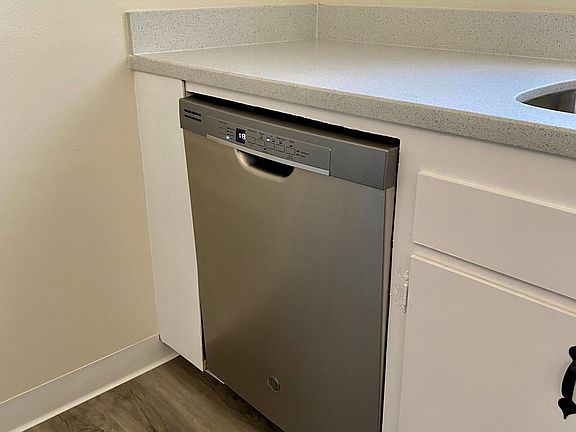 5th image of 1224 Floribunda Ave #4