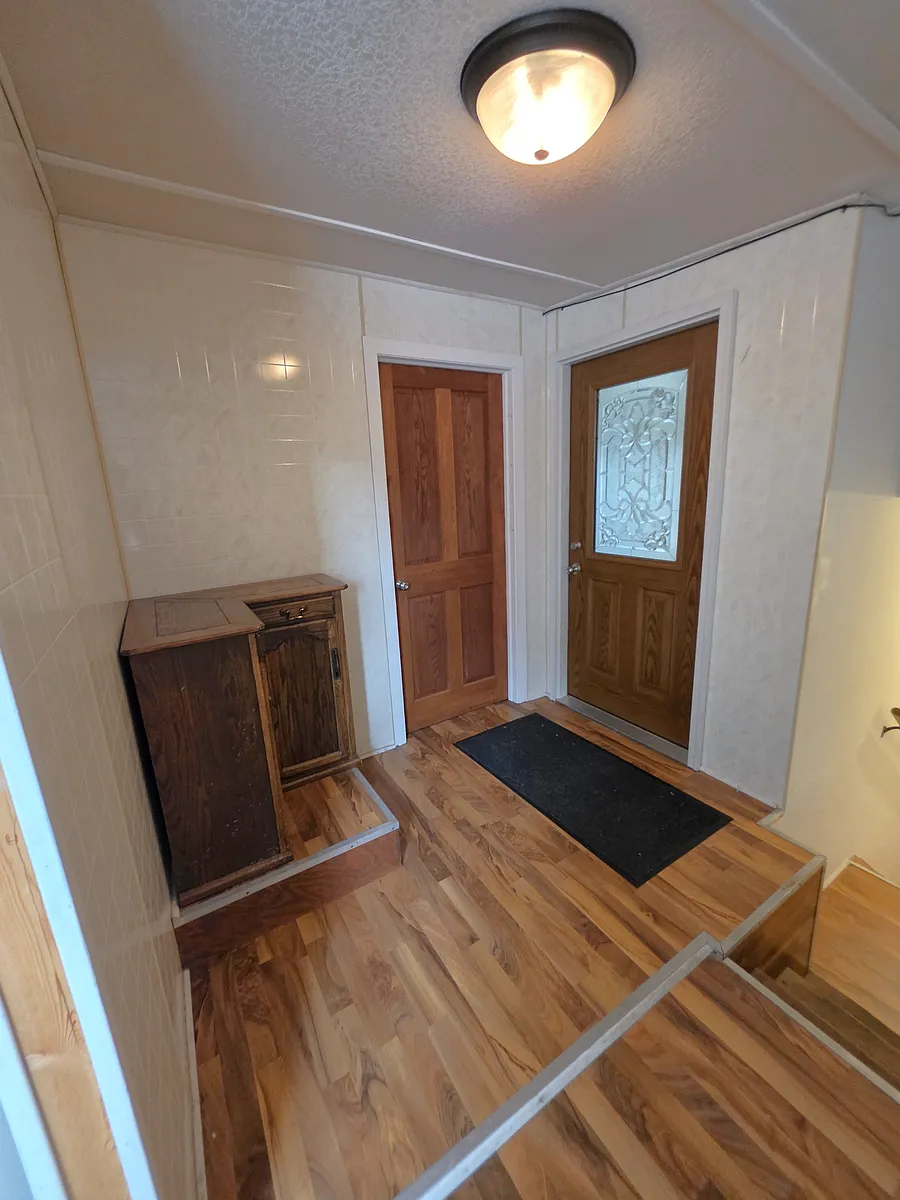 Building Photo - 206 2nd Ave E #A
