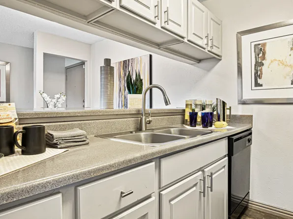 Oaks of Lewisville Apartments