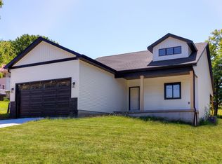 1421 SE Pioneer Rd, Des Moines, IA 50320