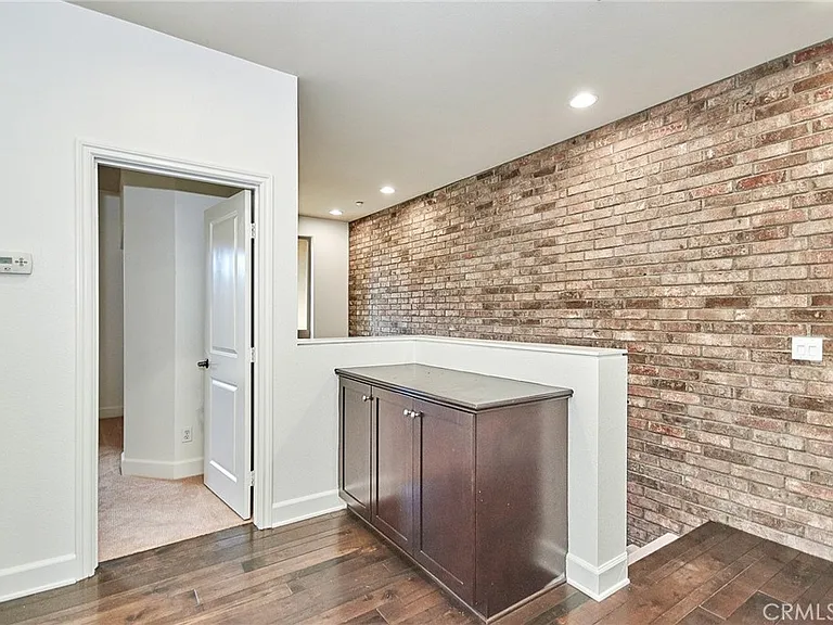 15 Vantis Dr — Photo 19