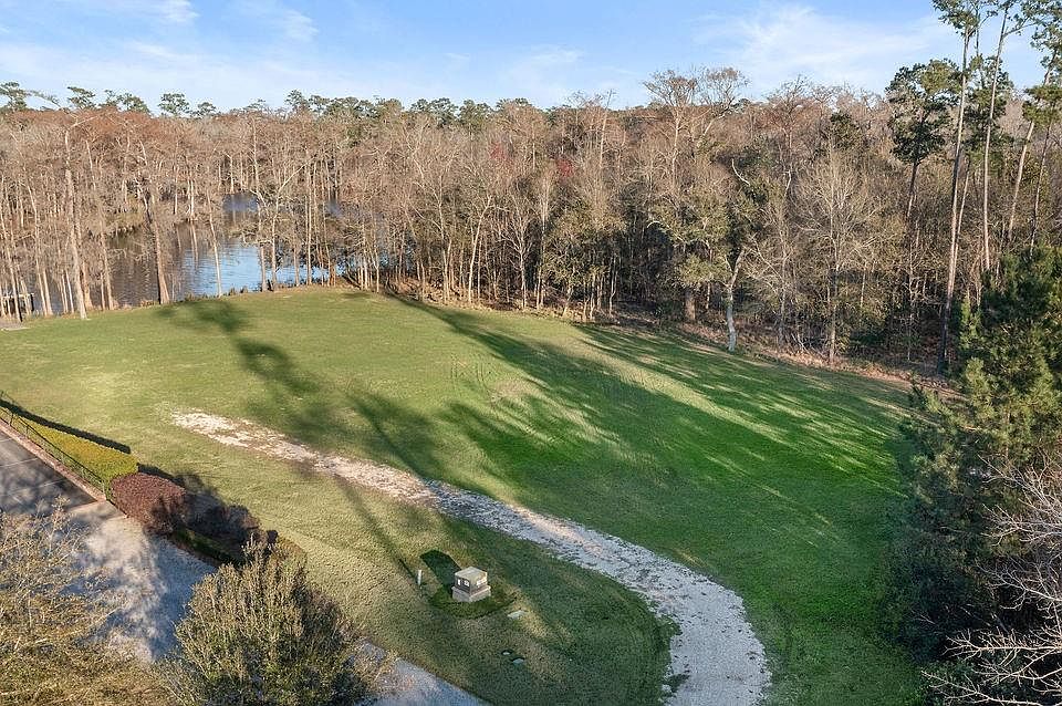 1st image of 123 Riverdale Dr