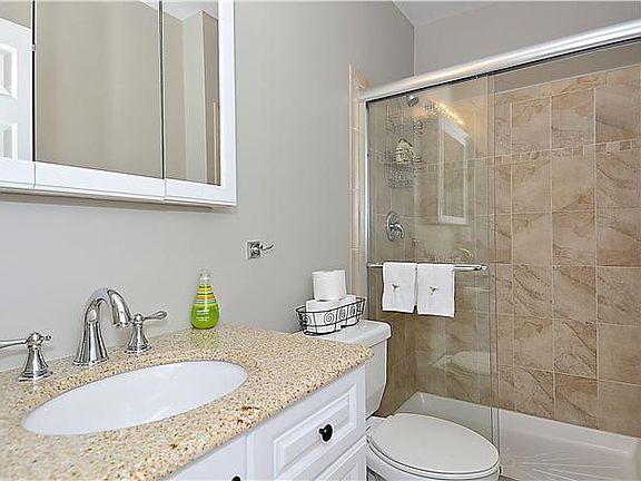 5th image of 2208 Boxwood Dr