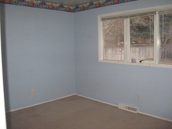 5th image of 1586 Stanger Dr