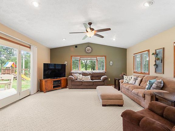 5th image of 3889 Quail Hollow Dr