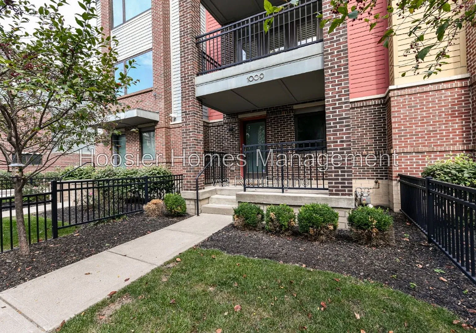 2 bed, 2.5 bath, 1400 sqft, $2,375 — Photo 2